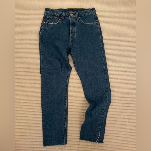 Levi Straight Leg 501 Mid Blue - Picture 1 of 3